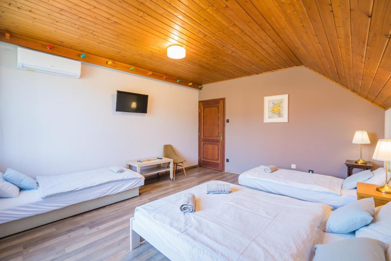 Regoczy Vendeghaz Zamardi Hotel ภายนอก รูปภาพ